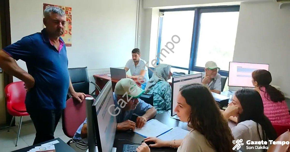 "Söke Ovası'nda Tarım Sayımında Sona Doğru: Yüzde 90 Tamamlandı" başlıklı haber için fotorealistik,